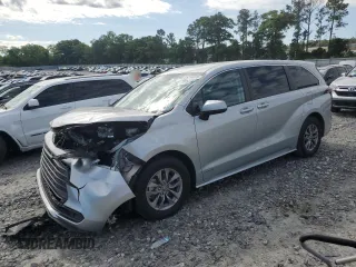 2021 Toyota Sienna LE z VIN 5TDKRKEC4MS028772, wystawiony jako Copart lot #55316275 z przebiegiem 93 840 mil mil oraz Szkoda całkowita • Salvage title. Historia ofert i sprzedaży dostępna na DreamBid. Obrazek 1.