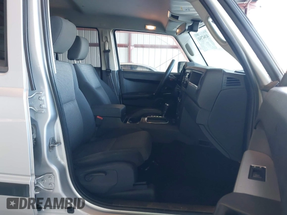 2008 Jeep Commander Sport with VIN 1J8HH48K58C143456, listed as a IAAI auction lot 41847541 with 163,209 mi miles and . Bid and sale history available at DreamBid. Image 5.