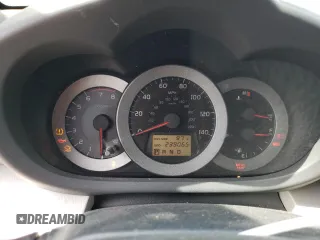 2008 Toyota RAV4 Limited with VIN JTMBD31V285192092, listed as a Copart auction lot 62959885 with 239,065 mi miles and Clean title. Bid and sale history available at DreamBid. Image 9.