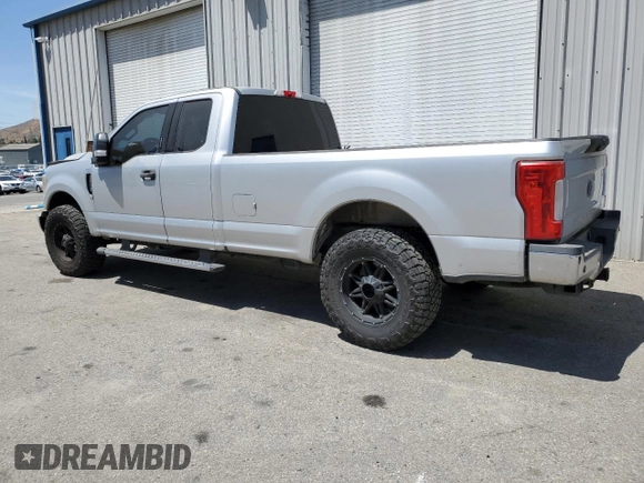 2017 Ford F-250 XL z VIN 1FT7X2AT7HEC55158, wystawiony jako Copart lot #59394225 z przebiegiem 256 564 mil mil oraz Szkoda całkowita • Salvage title. Historia ofert i sprzedaży dostępna na DreamBid. Obrazek 2.
