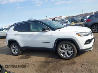 2022 Jeep Compass High Altitude with VIN 3C4NJDCB9NT130392, listed as a IAAI auction lot 41774217 with 47,429 mi miles and . Bid and sale history available at DreamBid. Image 13.