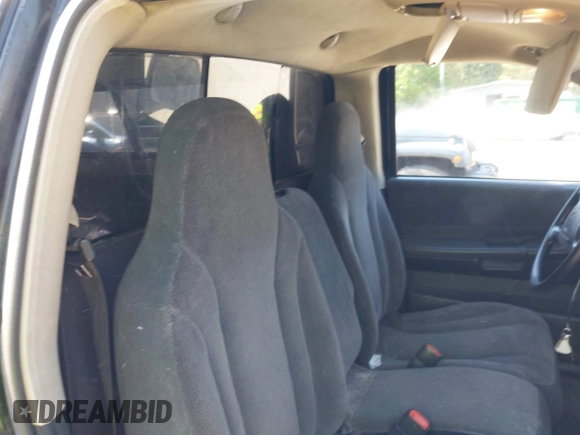 2001 Dodge Dakota with VIN 1B7FL26X71S298506, listed as a IAAI auction lot 42078981 with 193,818 mi miles. Bid and sale history available at carsss.com. Image 8.