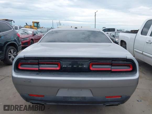 2016 Dodge Challenger SXT Plus z VIN 2C3CDZAG9GH184110, wystawiony jako IAAI lot #42463784 z przebiegiem 160 484 mil mil oraz . Historia ofert i sprzedaży dostępna na DreamBid. Obrazek 17.