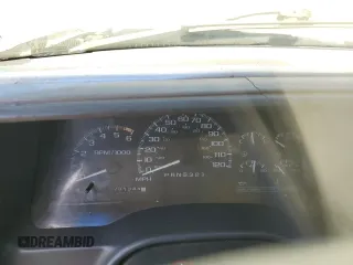 1999 GMC Denali z VIN 1GKEK13R6XR914411, wystawiony jako Copart lot #56063555 z przebiegiem 231 344 mil mil oraz Szkoda całkowita • Salvage title. Historia ofert i sprzedaży dostępna na DreamBid. Obrazek 9.