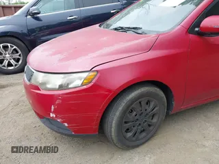 2013 Kia Forte EX z VIN KNAFU4A25D5647487, wystawiony jako IAAI lot #42356183 z przebiegiem Nie podano mil oraz . Historia ofert i sprzedaży dostępna na DreamBid. Obrazek 6.