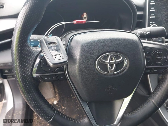 2019 Toyota Avalon XLE with VIN 4T1BZ1FB8KU006035, listed as a IAAI auction lot 41591179 with 111,917 mi miles. Bid and sale history available at carsss.com. Image 11.