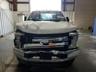 2019 Ford F-250 XL with VIN 1FT7X2B63KEG10276, listed as a Copart auction lot 66023235 with 121,520 mi miles and Clean title. Bid and sale history available at DreamBid. Image 5.