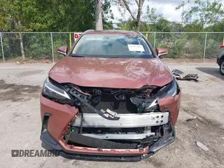 2025 Lexus NX 250 z VIN 2T2ADCAZ5SC019123, wystawiony jako IAAI lot #41485688 z przebiegiem 4 189 mil mil oraz . Historia ofert i sprzedaży dostępna na DreamBid. Obrazek 12.