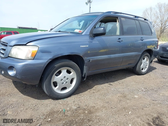 2004 Toyota Highlander with VIN JTEEP21A640041271, listed as a IAAI auction lot 42082940 with 208,548 mi miles. Bid and sale history available at carsss.com. Image 2.