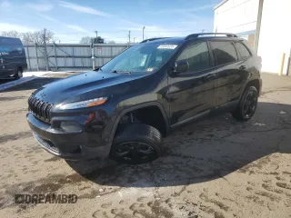 2016 Jeep Cherokee Latitude with VIN 1C4PJMCS7GW154874, listed as a Copart auction lot 45302935 with 171,456 mi miles and Salvage Title. Bid and sale history available at carsss.com. Image 1.