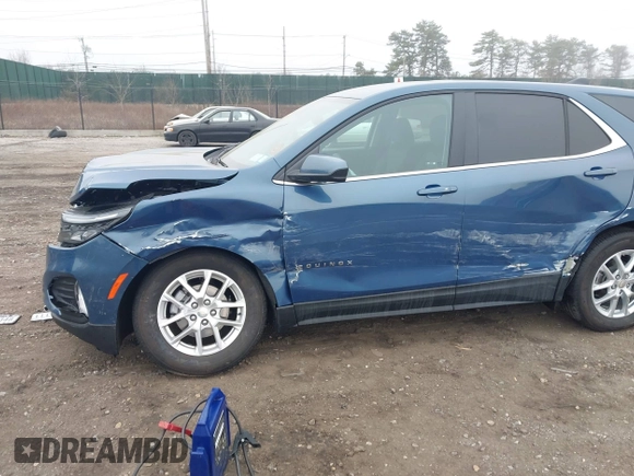 2024 Chevrolet Equinox LT with VIN 3GNAXKEG8RL329134, listed as a IAAI auction lot 41910999 with 8,616 mi miles. Bid and sale history available at carsss.com. Image 6.