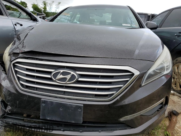 2015 Hyundai Sonata SE z VIN 5NPE24AF8FH122871, wystawiony jako Copart lot #71459654 z przebiegiem Nie podano mil oraz Szkoda całkowita • Salvage title. Historia ofert i sprzedaży dostępna na DreamBid. Obrazek 5.