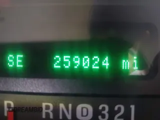2005 Ford F-250 XL с VIN 1FTSW21P25EA13745, выставлен на аукционе IAAI как лот 42273521 с пробегом 259 024 миль миль и . История ставок и продаж доступна на DreamBid. Изображение 15.