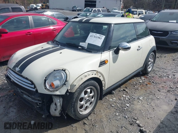 2012 MINI Hardtop with VIN WMWSU3C53CT185697, listed as a IAAI auction lot 41761981 with 201,335 mi miles and . Bid and sale history available at DreamBid. Image 17.