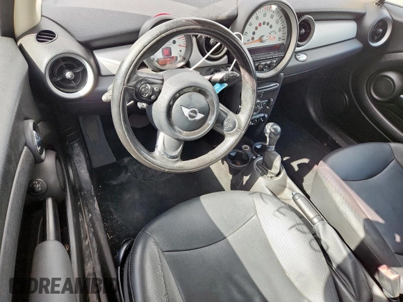 2011 MINI Hardtop with VIN WMWSU3C54BT095490, listed as a Copart auction lot 64220255 with 81,121 mi miles and Clean title. Bid and sale history available at DreamBid. Image 8.