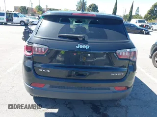 2018 Jeep Compass Sport z VIN 3C4NJDABXJT423666, wystawiony jako IAAI lot #41785935 z przebiegiem 60 880 mil mil oraz . Historia ofert i sprzedaży dostępna na DreamBid. Obrazek 16.