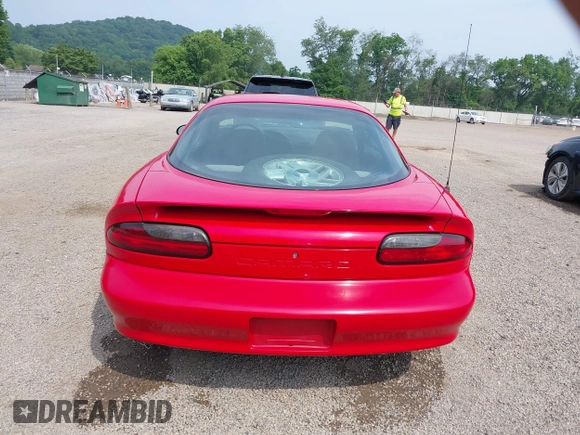1993 Chevrolet Camaro z VIN 2G1FP22S4P2103696, wystawiony jako IAAI lot #42498084 z przebiegiem 64 393 mil mil oraz . Historia ofert i sprzedaży dostępna na DreamBid. Obrazek 17.