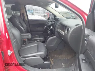 2016 Jeep Compass Sport z VIN 1C4NJCBA1GD703278, wystawiony jako IAAI lot #41568540 z przebiegiem 142 514 mil mil oraz . Historia ofert i sprzedaży dostępna na DreamBid. Obrazek 5.