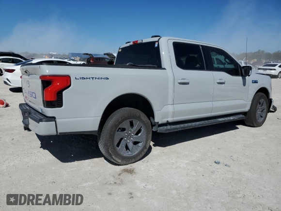 2024 Ford F-150 Lightning Flash z VIN 1FT6W3L70RWG11725, wystawiony jako Copart lot #47840675 z przebiegiem Nie podano mil oraz Szkody całkowita. Historia ofert i sprzedaży dostępna na DreamBid. Obrazek 3.