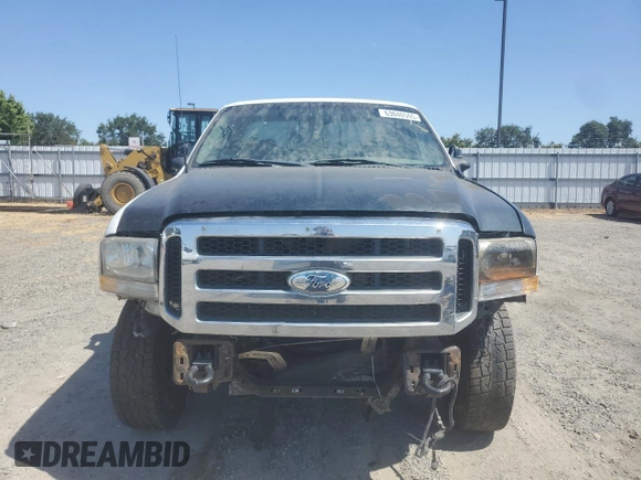 2000 Ford F-250 XL with VIN 1FTNF21F0YEC85459, listed as a Copart auction lot 63040505 with 328,049 mi miles and Salvage title. Bid and sale history available at DreamBid. Image 5.