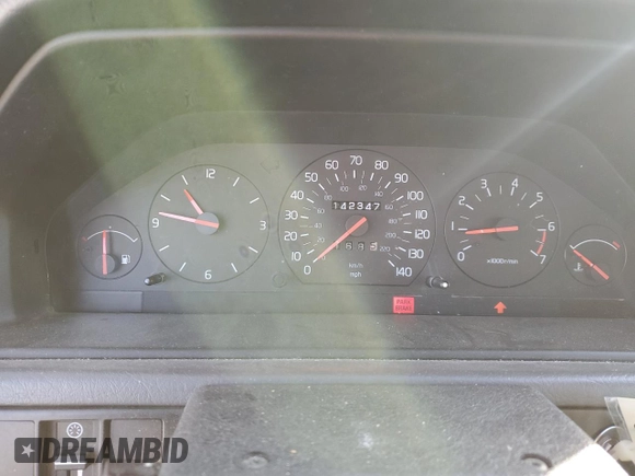 1995 Volvo 900 с VIN YV1JS8316S3193042, выставлен на аукционе Copart как лот 81591334 с пробегом 142 347 миль миль и Списание • Salvage title. История ставок и продаж доступна на DreamBid. Изображение 9.