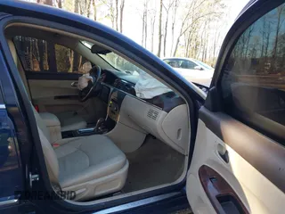 2008 Buick LaCrosse CXL with VIN 2G4WD582881134977, listed as a IAAI auction lot 41447032 with 110,411 mi miles. Bid and sale history available at carsss.com. Image 5.