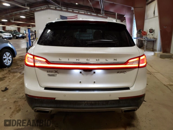 2016 Lincoln MKX Reserve z VIN 2LMTJ8LR2GBL52072, wystawiony jako Copart lot #55481815 z przebiegiem 121 792 mil mil oraz Czysty tytuł • Clean title. Historia ofert i sprzedaży dostępna na DreamBid. Obrazek 6.
