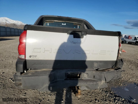 2005 Chevrolet Avalanche Z71 with VIN 3GNEK12Z55G140783, listed as a Copart auction lot 50069335 with 0 mi miles and Salvage Title. Bid and sale history available at carsss.com. Image 6.