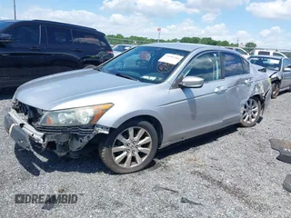 2008 Honda Accord LX z VIN 1HGCP26378A120407, wystawiony jako IAAI lot #39600380 z przebiegiem 208 488 mil mil oraz . Historia ofert i sprzedaży dostępna na DreamBid. Obrazek 2.