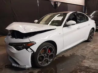 2022 Alfa Romeo Giulia Veloce z VIN ZARFANBN8N7661843, wystawiony jako IAAI lot #41118693 z przebiegiem 35 935 mil mil oraz . Historia ofert i sprzedaży dostępna na DreamBid. Obrazek 2.