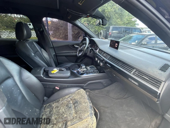 2017 Audi Q7 Premium with VIN WA1AAAF76HD005567, listed as a Copart auction lot 66476635 with 106,594 mi miles and Clean title. Bid and sale history available at DreamBid. Image 5.
