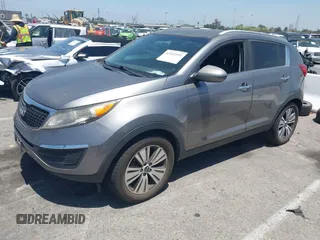 2016 Kia Sportage EX with VIN KNDPC3AC0G7841320, listed as a IAAI auction lot 42312551 with 199,996 mi miles and . Bid and sale history available at DreamBid. Image 2.
