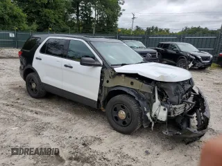 2016 Ford Utility Police Interceptor with VIN 1FM5K8AR6GGA52810, listed as a Copart auction lot 67097654 with 105,562 mi miles and Salvage Title. Bid and sale history available at carsss.com. Image 4.