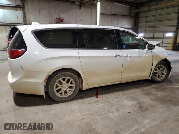 2020 Chrysler Pacifica Touring with VIN 2C4RC1FG7LR267106, listed as a Copart auction lot 58535025 with 137,330 mi miles and Salvage title. Bid and sale history available at DreamBid. Image 3.