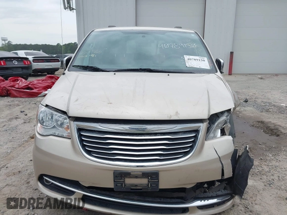 2016 Chrysler Town & Country Touring-L with VIN 2C4RC1CG1GR174351, listed as a IAAI auction lot 40789150 with 85,260 mi miles. Bid and sale history available at carsss.com. Image 13.