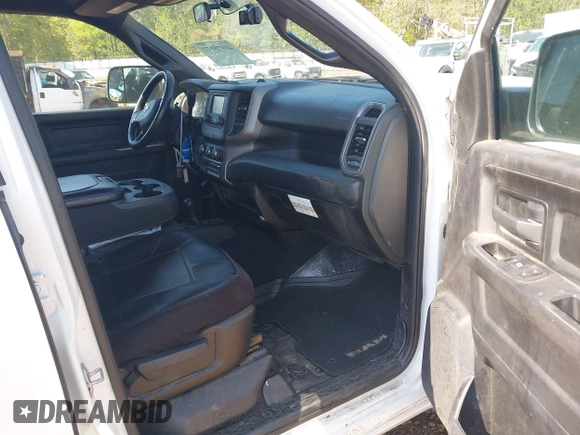2022 Ram 2500 Tradesman z VIN 3C6UR5HL0NG202656, wystawiony jako IAAI lot #41975177 z przebiegiem 106 185 mil mil oraz . Historia ofert i sprzedaży dostępna na DreamBid. Obrazek 5.