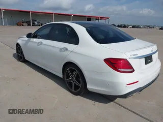 2019 Mercedes-Benz E 300 with VIN WDDZF4JBXKA504054, listed as a IAAI auction lot 42030792 with 81,080 mi miles and . Bid and sale history available at DreamBid. Image 3.