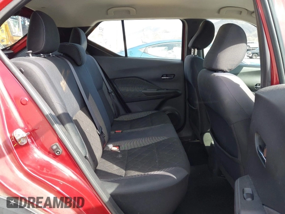 2019 Nissan Kicks S with VIN 3N1CP5CU6KL528557, listed as a IAAI auction lot 41630400 with 72,132 mi miles. Bid and sale history available at carsss.com. Image 8.