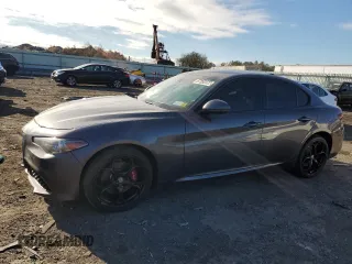 2017 Alfa Romeo Giulia Ti with VIN ZARFAEEN3H7557065, listed as a Copart auction lot 67892372 with 71,661 mi miles. Bid and sale history available at carsss.com. Image 1.