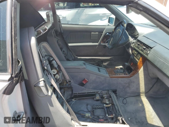 1994 Mercedes-Benz SL z VIN WDBFA63EXRF097007, wystawiony jako Copart lot #59714045 z przebiegiem Nie podano mil oraz Szkoda całkowita • Salvage title. Historia ofert i sprzedaży dostępna na DreamBid. Obrazek 10.