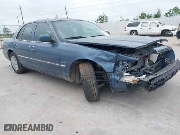 2010 Mercury Grand Marquis LS z VIN 2MEBM7FV6AX612245, wystawiony jako IAAI lot #41969143 z przebiegiem 83 737 mil mil oraz . Historia ofert i sprzedaży dostępna na DreamBid. Obrazek 1.