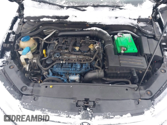 2015 Volkswagen Jetta SE z VIN 3VWD17AJ8FM321933, wystawiony jako IAAI lot #41177805 z przebiegiem 125 987 mil mil oraz . Historia ofert i sprzedaży dostępna na DreamBid. Obrazek 10.