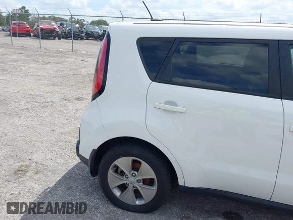 2014 Kia Soul with VIN KNDJN2A26E7741866, listed as a IAAI auction lot 41703749 with 181,024 mi miles. Bid and sale history available at carsss.com. Image 6.