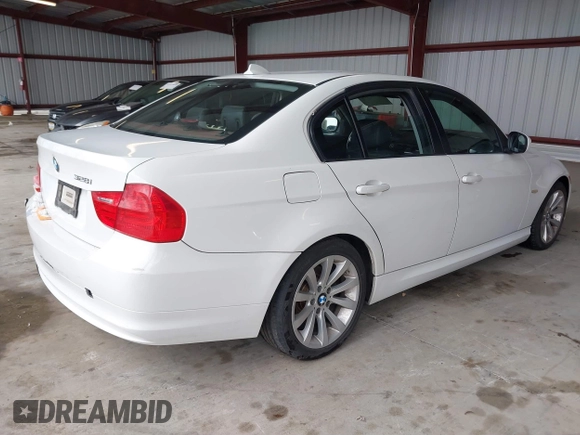 2011 BMW 3 Series 328i with VIN WBAPH5G5XBNM84297, listed as a IAAI auction lot 41535762 with 159,999 mi miles. Bid and sale history available at carsss.com. Image 4.
