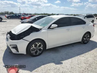 2020 Kia Forte LXS with VIN 3KPF24AD0LE213474, listed as a Copart auction lot 46824935 with 34,958 mi miles and Salvage Title. Bid and sale history available at carsss.com. Image 1.