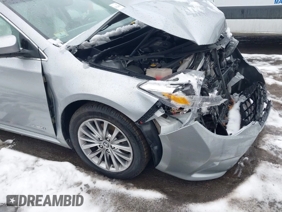 2016 Toyota Avalon XLE Premium z VIN 4T1BD1EB0GU049999, wystawiony jako IAAI lot #41624589 z przebiegiem 61 785 mil mil oraz . Historia ofert i sprzedaży dostępna na DreamBid. Obrazek 19.