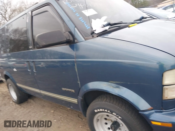 1998 GMC Safari with VIN 1GKDM19W2WB504540, listed as a IAAI auction lot 41977868 with Not Provided miles. Bid and sale history available at carsss.com. Image 6.
