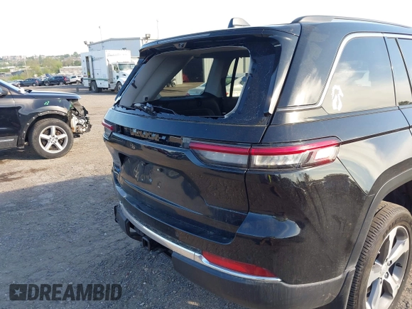 2024 Jeep Grand Cherokee с VIN 1C4RJYB61RC713750, выставлен на аукционе IAAI как лот 42149409 с пробегом 9 931 миль миль и . История ставок и продаж доступна на DreamBid. Изображение 19.