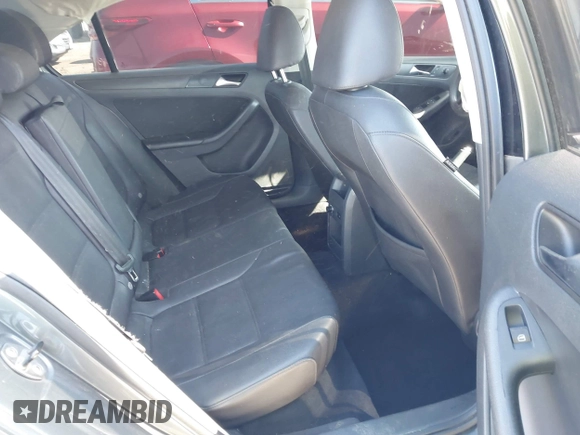 2011 Volkswagen Jetta SE с VIN 3VWDZ7AJ1BM371446, выставлен на аукционе IAAI как лот 42051315 с пробегом 129 529 миль миль и . История ставок и продаж доступна на DreamBid. Изображение 8.