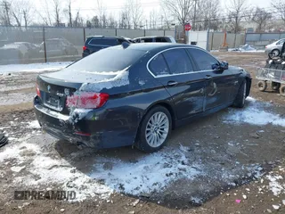 2011 BMW 5 Series 535i xDrive z VIN WBAFU7C52BC777616, wystawiony jako IAAI lot #41599614 z przebiegiem 150 723 mil mil oraz . Historia ofert i sprzedaży dostępna na DreamBid. Obrazek 4.